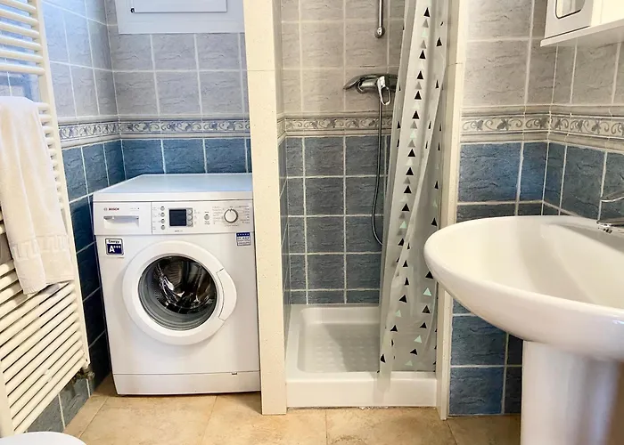 Bequia * Lloret de Mar